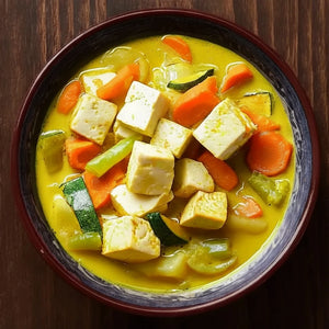 Nyonya Curry - łagodne curry z tofu, warzywami i mlekiem kokosowym